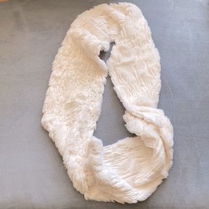 Neck Wrap/Scarf Creamy White Sequin NWT